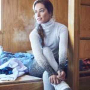 Athleta turtleneck base layer long sleeve top